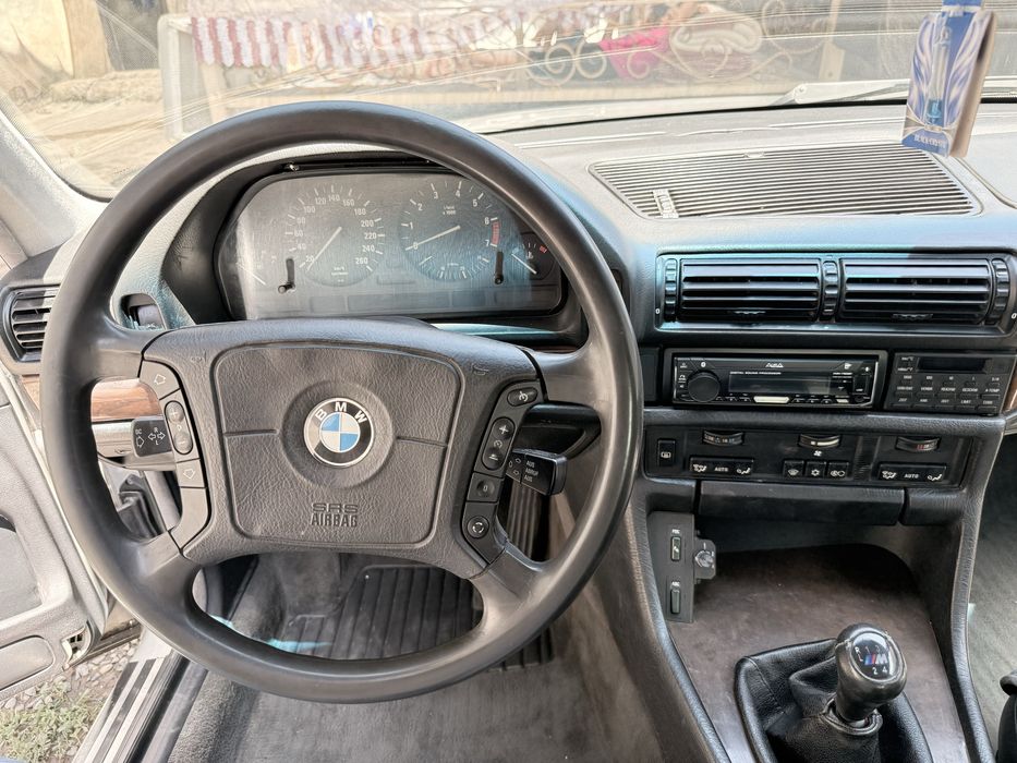 Е32 Бмв , 1992 жылғы