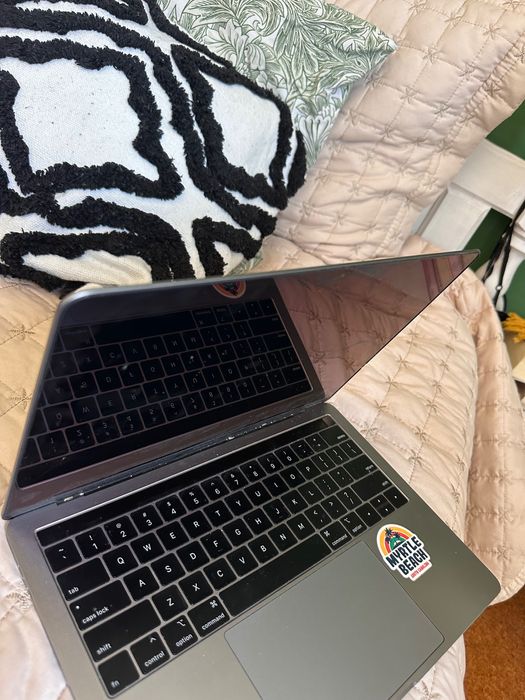 MacBook Pro 13-inch i7 512GB