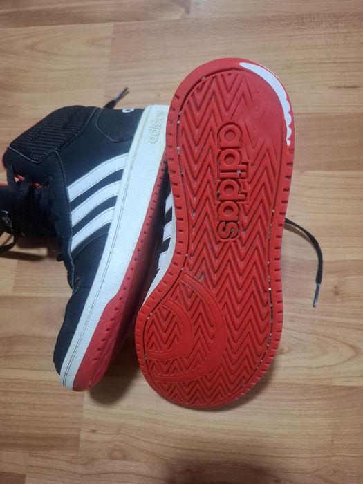 Adidasi fata ,marimea 36