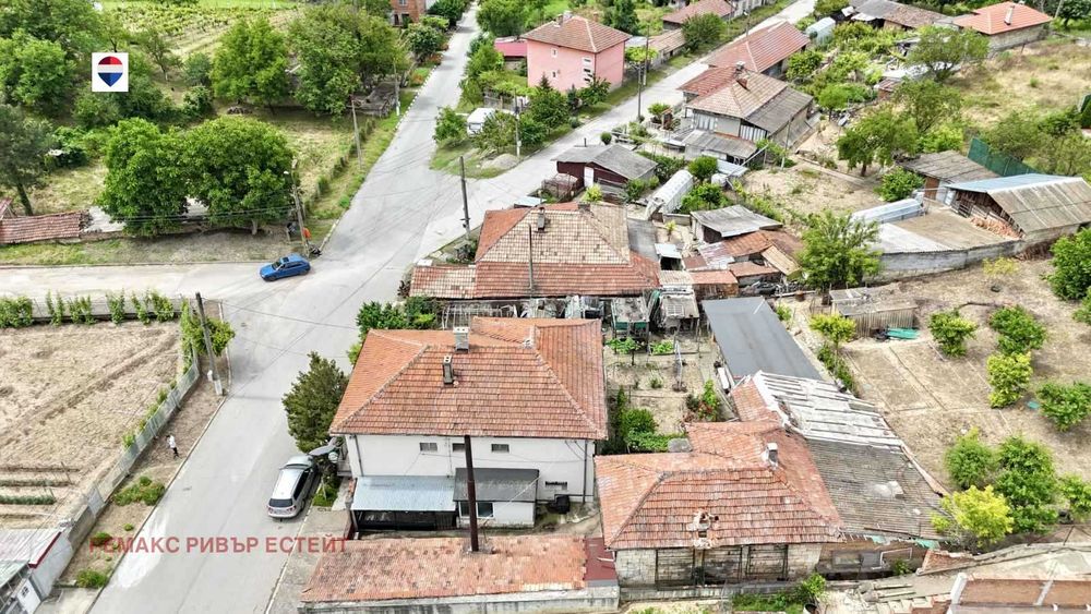 Две къщи в един двор за продажба с. Красен, обл. Русе