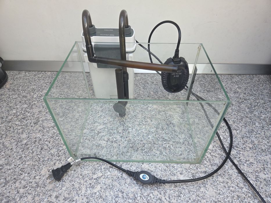 Acvariu 12 L echipat