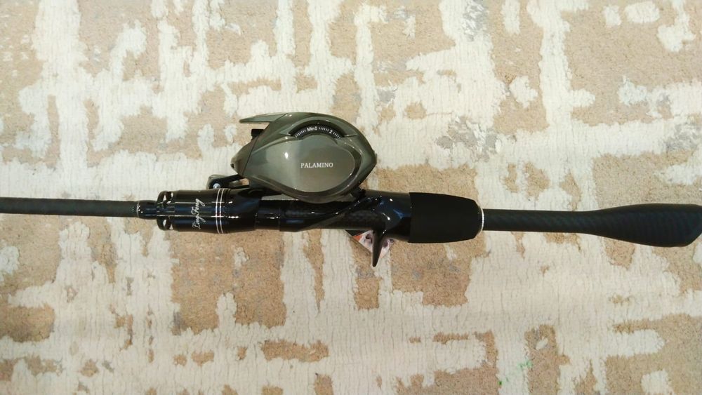 Продам кастинговый спининг для рыбалки