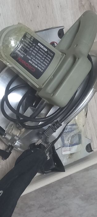 Продам торцовочную пилу CROWN