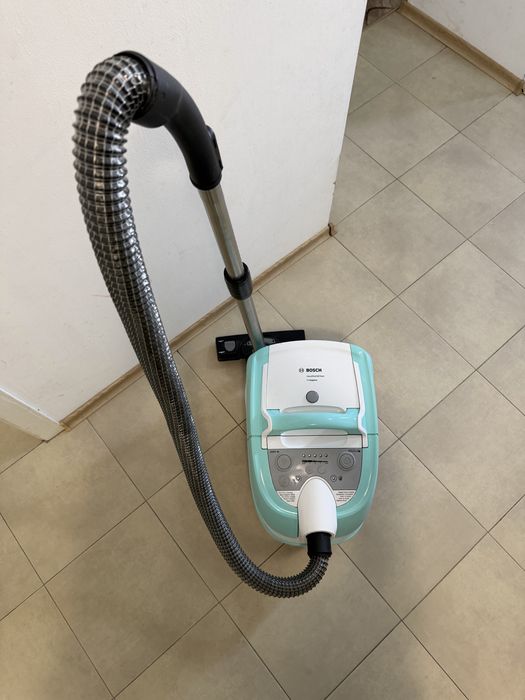 Прахосмукачка BOSCH AquaWash&Clean