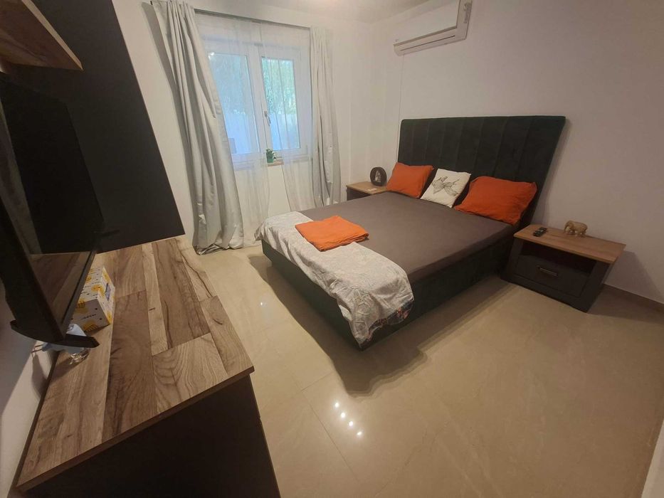Mamaia Nord, prima linie – 3 camere + curte proprie de 64 mp, ieșire directă la plajă