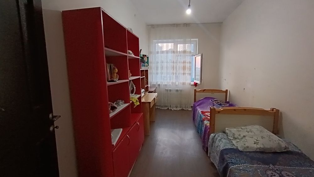 3 hona + 2/6 balkon srochna  sotiladi 10-hudud