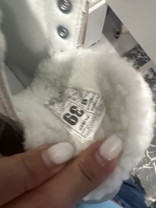 Продам Коньки новые