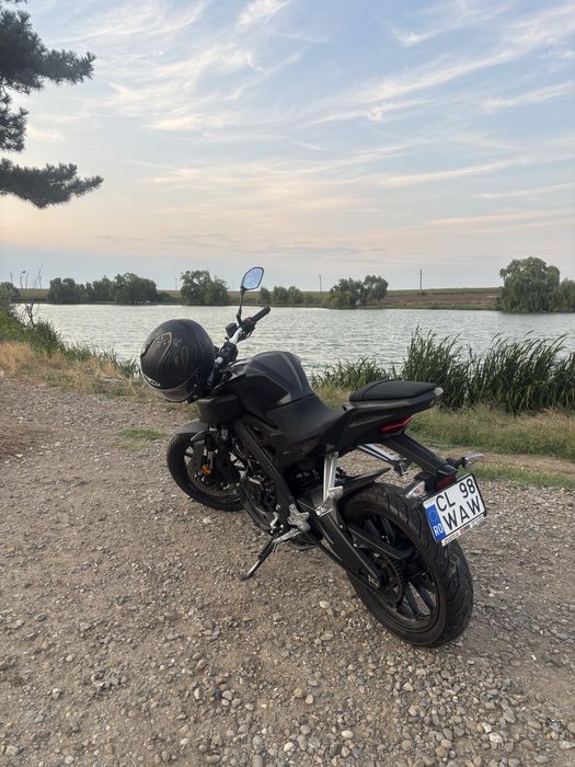 Motocicleta Yamaha MT 125 ABS