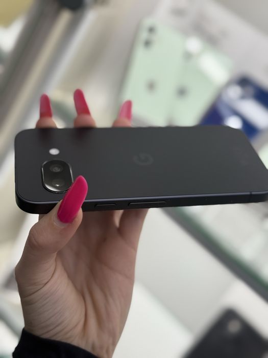 HUMOR GSM oferă spre vânzare / Google Pixel 9a / 128 GB / Negru / Garanție 6 luni