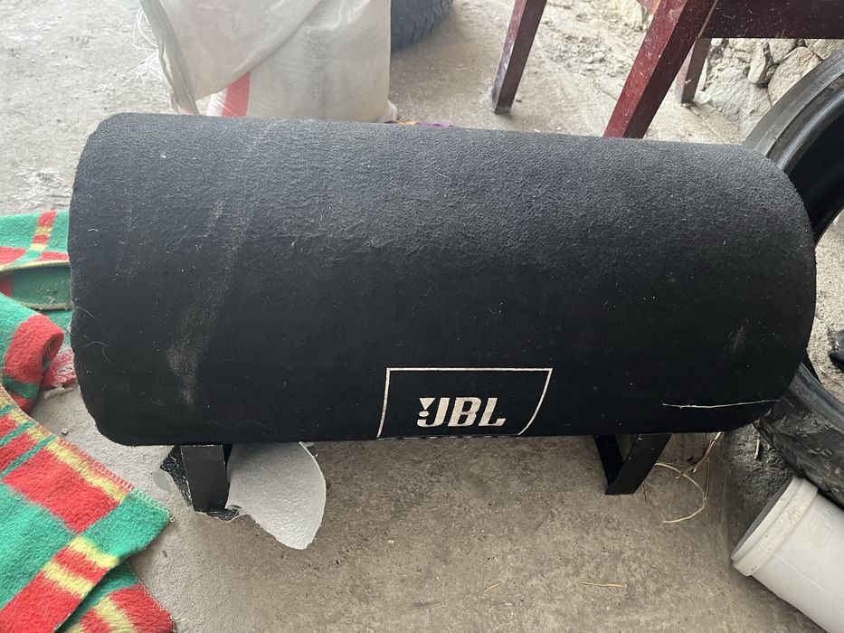 Продам саббуфер JBL