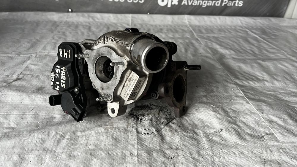 Toyota Yaris 1.4 D4D турбо 2015г