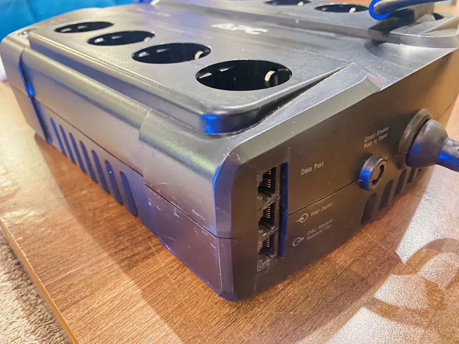 UPS APC Back-UPS ES, 700VA/405W