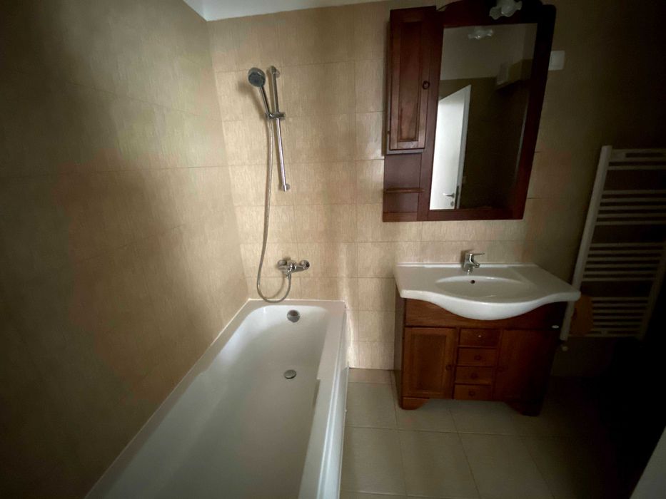 Inchiriez apartament 2cam 63mp,terasa 8mp,loc parcare subsol in bloc nou Torontalului