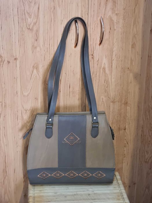 Geanta poseta femei - de umar tip postas