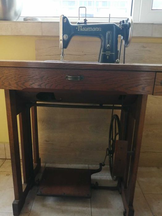 Антична шевна машина Seidel and Naumann