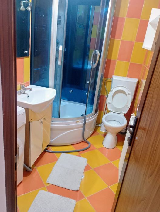 Închiriez apartament 2 camere decomandat
