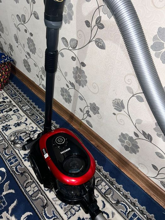 Продам пылесос в отличном состоянии