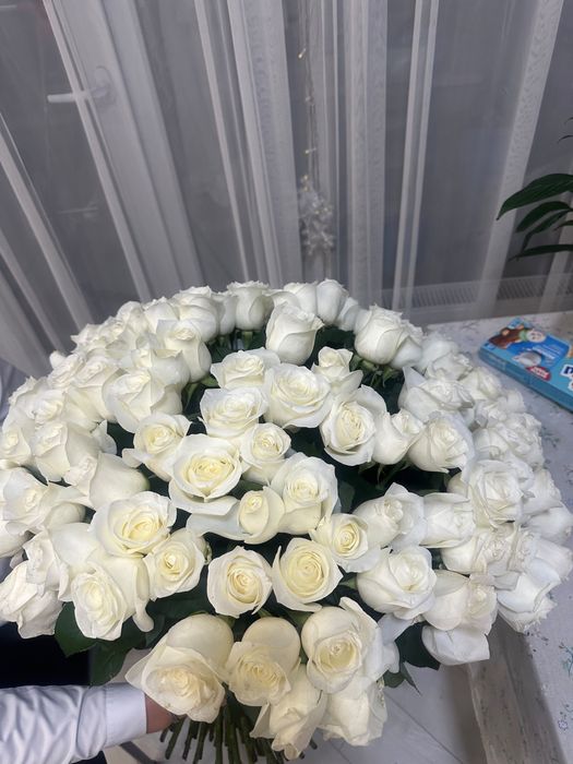 Продам Букеты белых роз