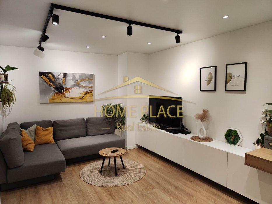 Продава се Тристаен апартамент в Варна, Център - 120 кв.м за 2334 €/кв.м - Снимка #1