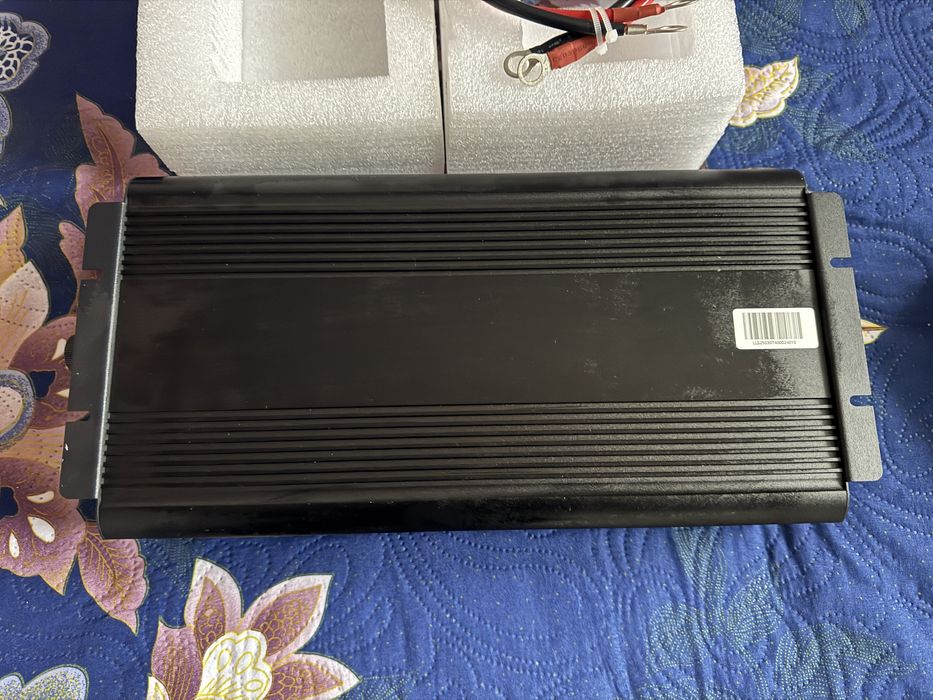 Invertor pentru curent electric. 24v-220v