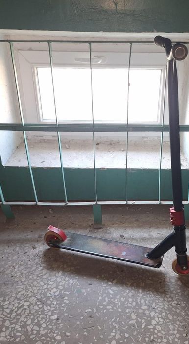 Самокат трюковой продам.