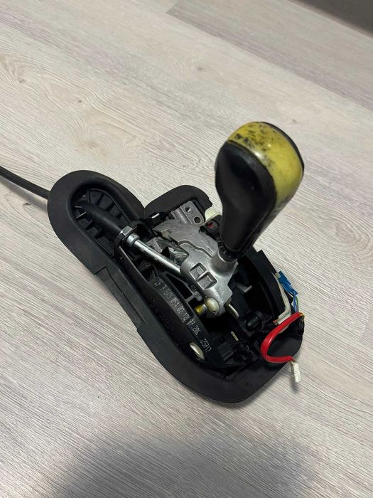 Schimbător selector viteze automat BMW E87 E81 120d 6HP19 cod 7603621