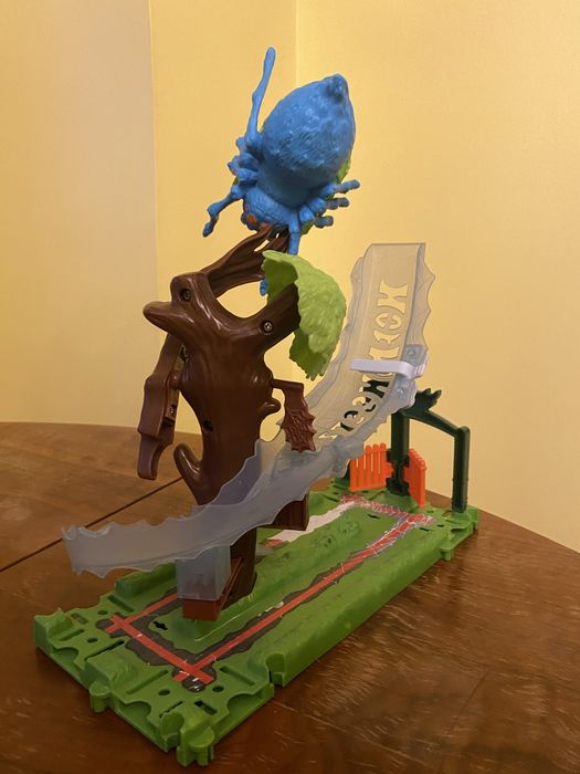 Срочно продам трек Hot Wheels (Хот Вилс)