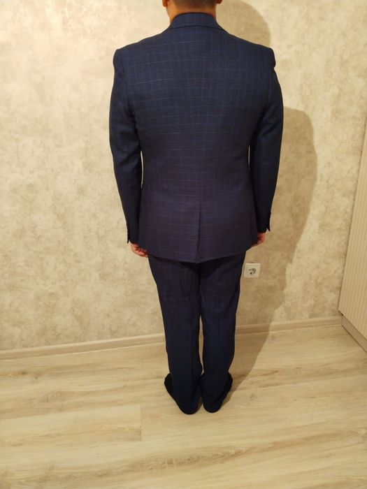 Продам мужской костюм