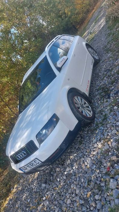 AUDI A4 2004 — imagine 2