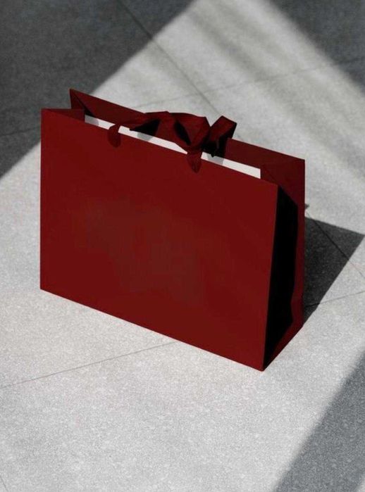 Подарочний пакет, каробкалар ишлаб чиқарамиз