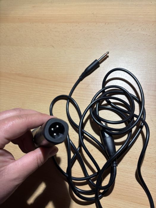 Microfon Jbl cu fir