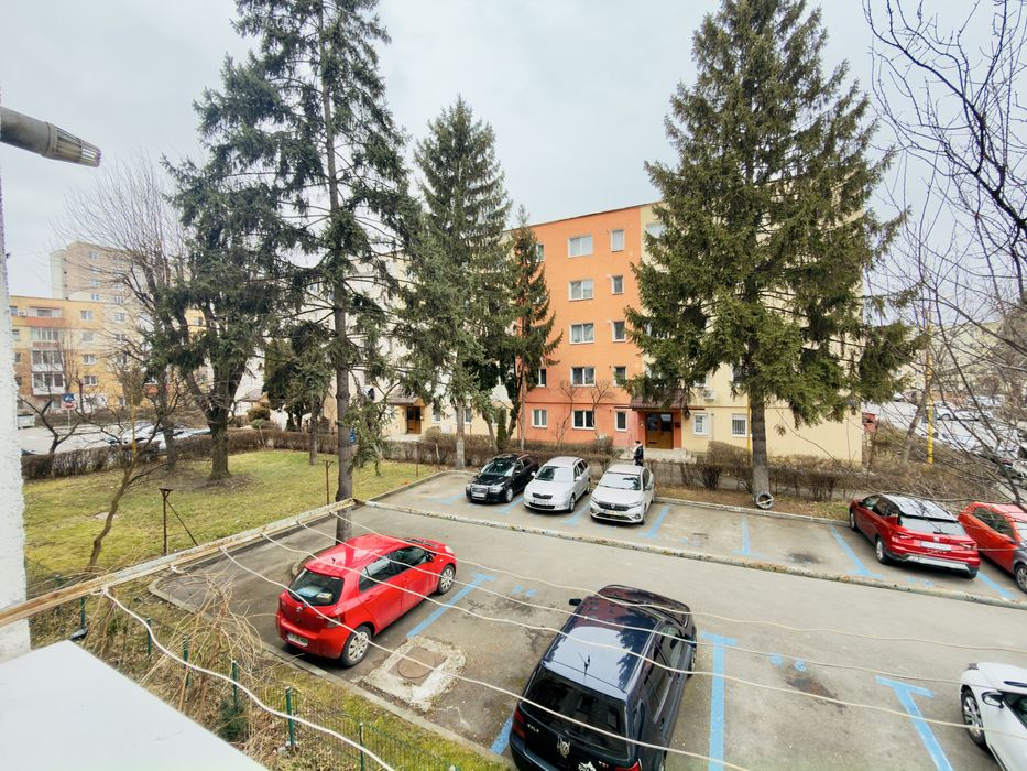 Apartament de vanzare cu 2 camere in zona Florilor ,et 1/4 Ale.Mimozei