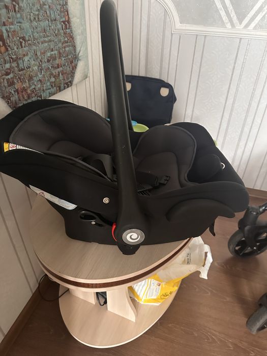 Детская коляска 3 в одном