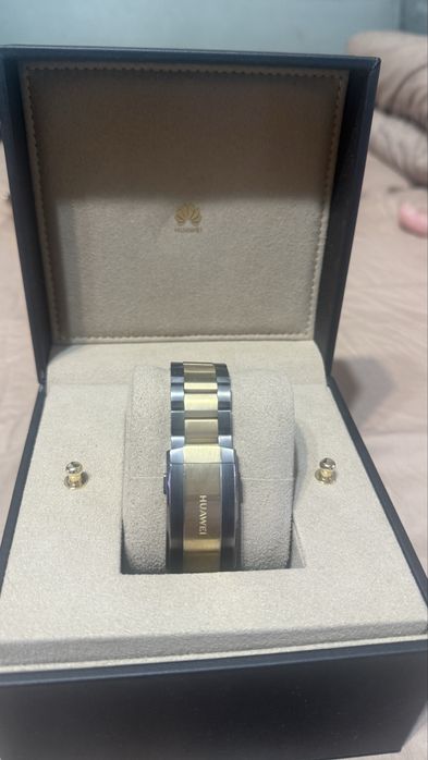 Huawei Watch Ultimate Design Gold – Cutie originală – Model Premium