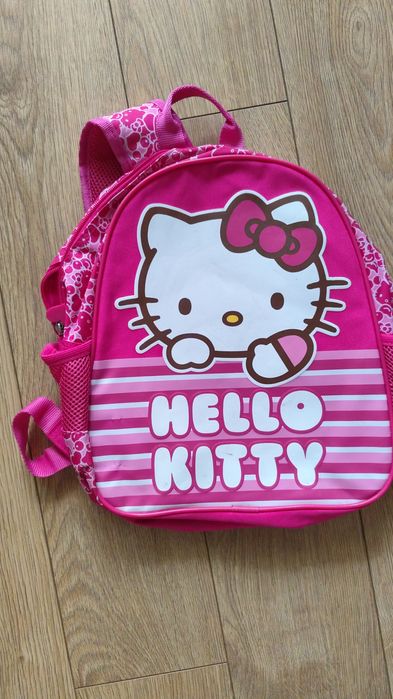 Ghiozdan hello kityy