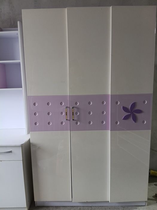 Продам гарнитур подростковый.