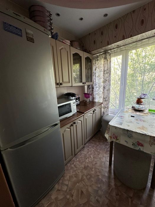 Продам двух комнатную квартиру