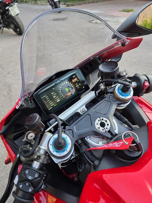 Сотилади Ducati panigali V4S 2026