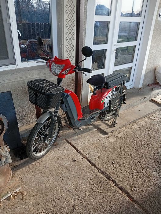 Scuter electric 25km/h