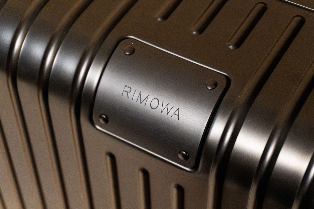 Чемодан RIMOWA в черном цвете (Check-in L)