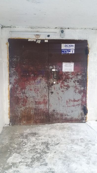 Продам железную дверь