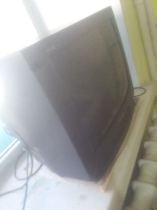 Срочно продам телевизор Панасоник оргигенал! С пультом и антенной.