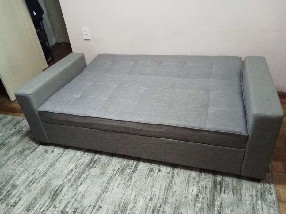Диван кровать раскладной продается.