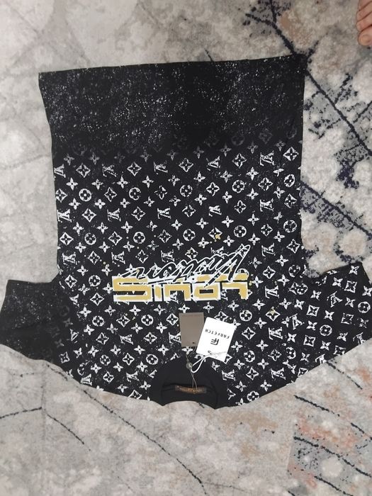 Tricou nou cu etichetă