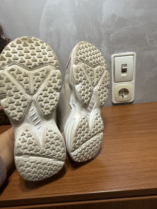 Fila маратонки 36 номер