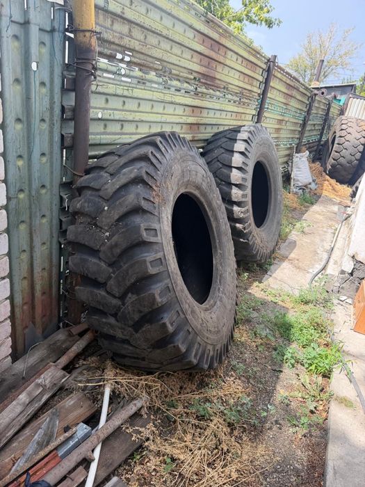 Продам шины на погрузчик 17,5/25