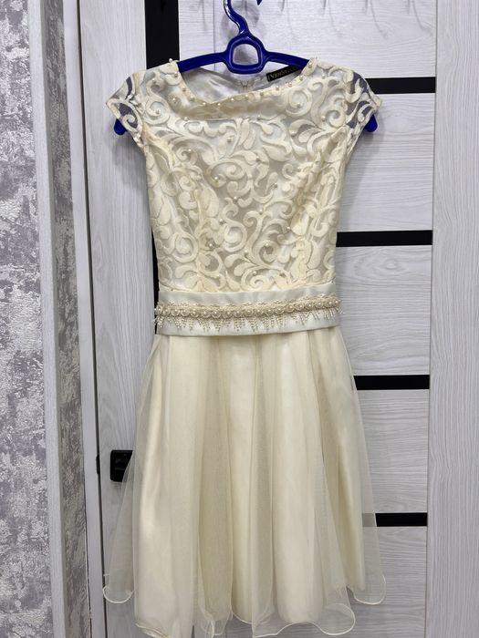 Вечернее женское платье