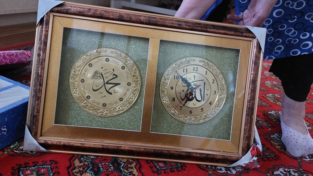 Часы настенный  новый все