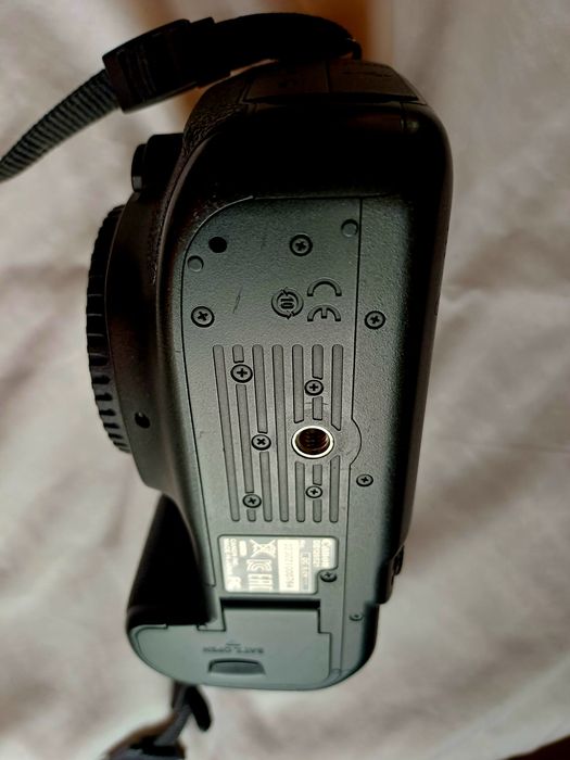 CANON EOS 5DS
50.6 MP Full-Frame CMOS
