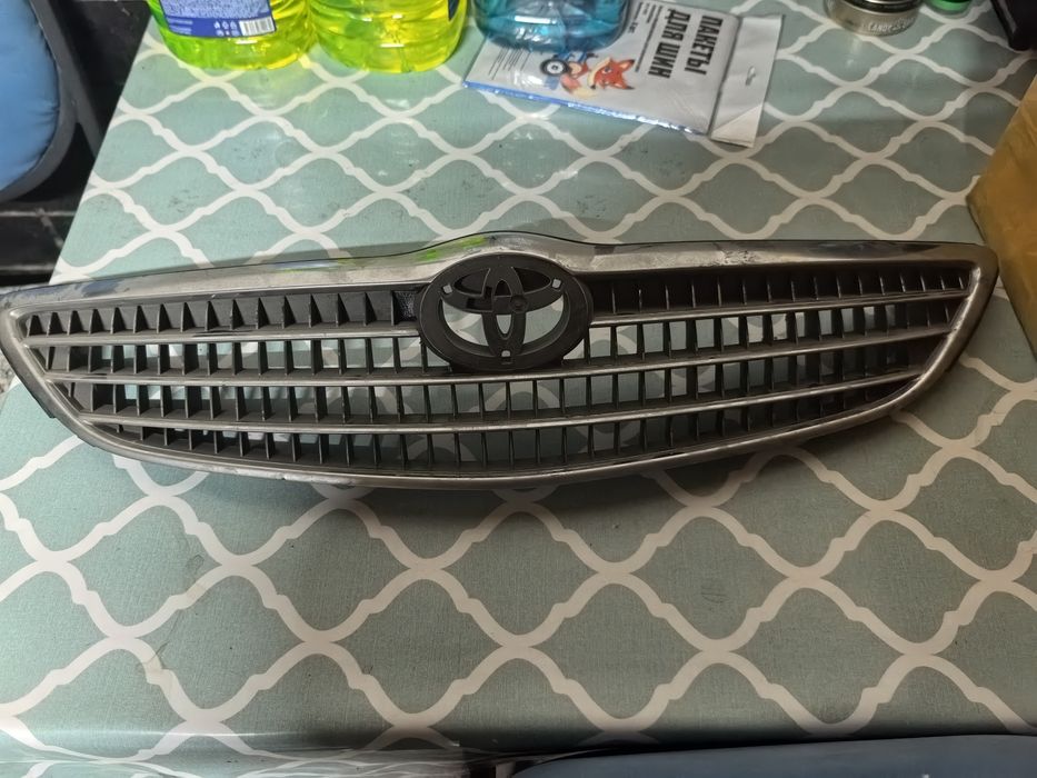 Продам решётку на Тойоту. По виду на тридцатку. Знающие должны понять.